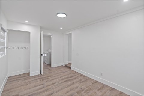 Villa ou maison à vendre à Miami Gardens, Floride: 4 chambres, 115.2 m2 № 2023683 - photo 17