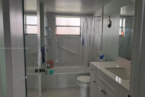 Condo in Margate, Florida, 1 bedroom № 1964486 - photo 6