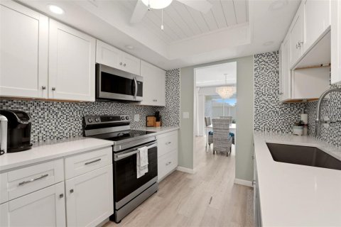 Купить кондоминиум в Нокомис, Флорида 6 комнат, 99.13м2, № 2202914 - фото 12
