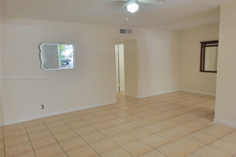 Copropriété à vendre à Coral Springs, Floride: 2 chambres, 87.79 m2 № 1927113 - photo 9