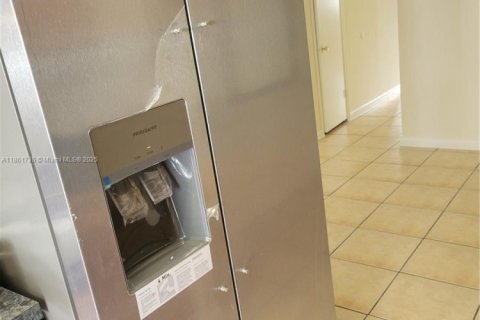 Copropriété à vendre à Coral Springs, Floride: 2 chambres, 87.79 m2 № 1927113 - photo 5