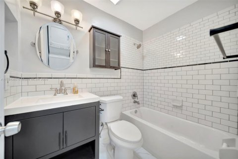 Copropriété à vendre à Miami, Floride: 2 chambres, 90.12 m2 № 1945970 - photo 18