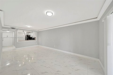 Copropriété à vendre à Miami, Floride: 2 chambres, 90.12 m2 № 1945970 - photo 9
