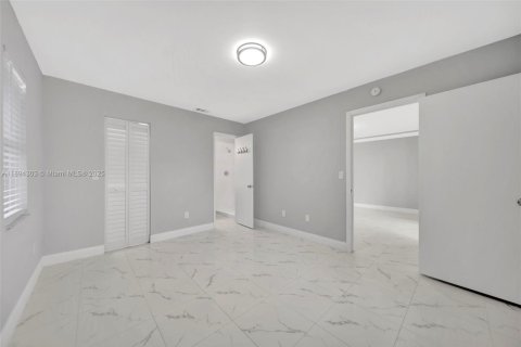 Copropriété à vendre à Miami, Floride: 2 chambres, 90.12 m2 № 1945970 - photo 12