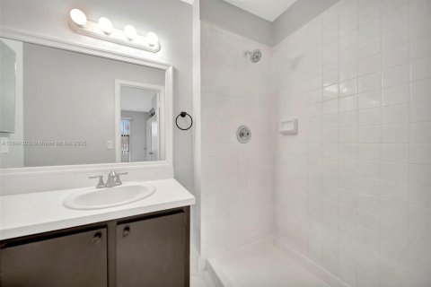 Copropriété à vendre à Miami, Floride: 2 chambres, 90.12 m2 № 1945970 - photo 15