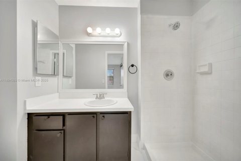 Copropriété à vendre à Miami, Floride: 2 chambres, 90.12 m2 № 1945970 - photo 14