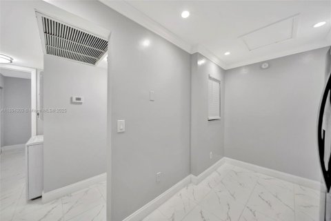 Copropriété à vendre à Miami, Floride: 2 chambres, 90.12 m2 № 1945970 - photo 5