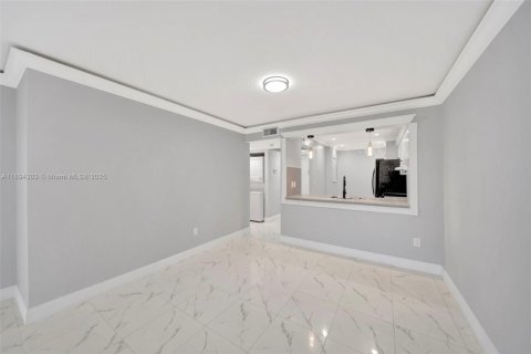 Copropriété à vendre à Miami, Floride: 2 chambres, 90.12 m2 № 1945970 - photo 8