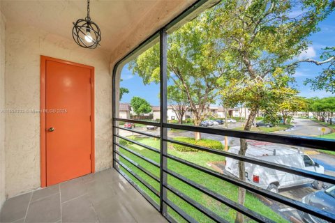 Copropriété à vendre à Miami, Floride: 2 chambres, 90.12 m2 № 1945970 - photo 23