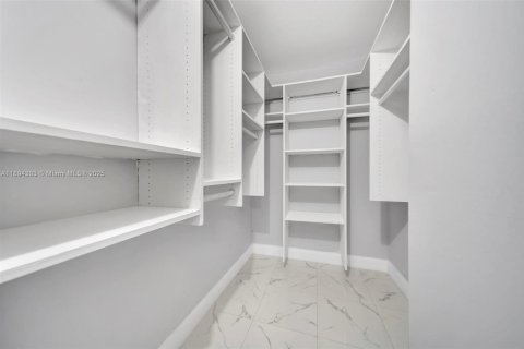 Copropriété à vendre à Miami, Floride: 2 chambres, 90.12 m2 № 1945970 - photo 13