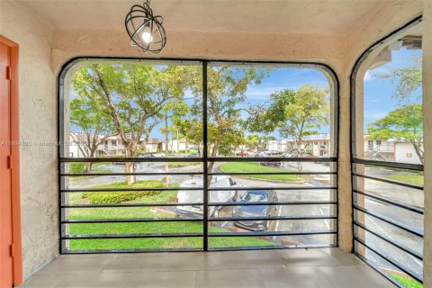 Copropriété à vendre à Miami, Floride: 2 chambres, 90.12 m2 № 1945970 - photo 20