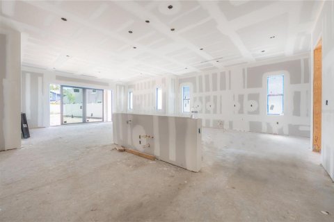 House in Tampa, Florida 5 bedrooms, 314.1 sq.m. № 1749609 - photo 11