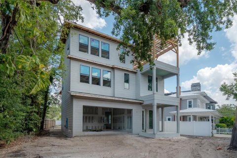 House in Tampa, Florida 5 bedrooms, 314.1 sq.m. № 1749609 - photo 2