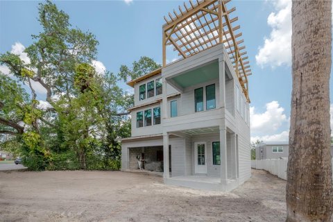 House in Tampa, Florida 5 bedrooms, 314.1 sq.m. № 1749609 - photo 4