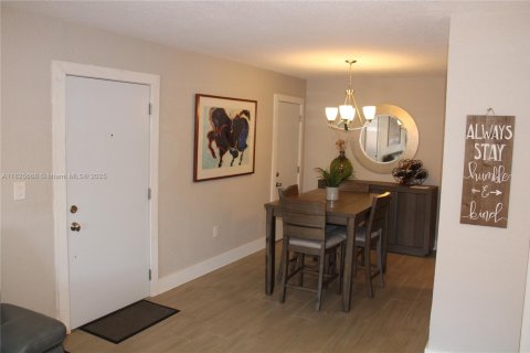 Condominio en venta en Miami Lakes, Florida, 2 dormitorios, 85.28 m2 № 1797720 - foto 10