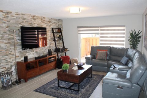 Condominio en venta en Miami Lakes, Florida, 2 dormitorios, 85.28 m2 № 1797720 - foto 6