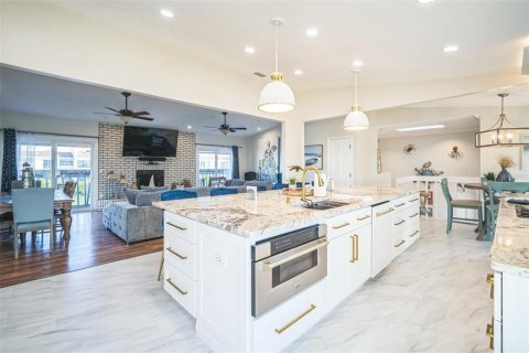 Casa en venta en Indian Rocks Beach, Florida, 5 dormitorios, 270.35 m2 № 1770995 - foto 17