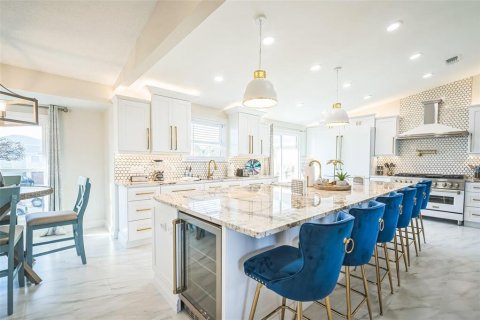Casa en venta en Indian Rocks Beach, Florida, 5 dormitorios, 270.35 m2 № 1770995 - foto 2