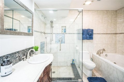 Casa en venta en Indian Rocks Beach, Florida, 5 dormitorios, 270.35 m2 № 1770995 - foto 27