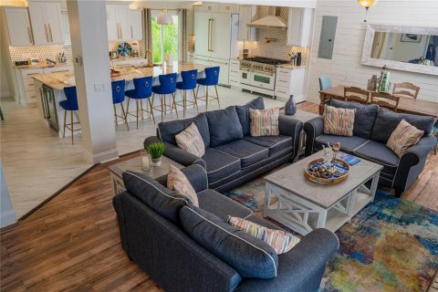 Casa en venta en Indian Rocks Beach, Florida, 5 dormitorios, 270.35 m2 № 1770995 - foto 3