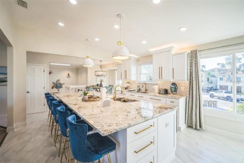 Casa en venta en Indian Rocks Beach, Florida, 5 dormitorios, 270.35 m2 № 1770995 - foto 18