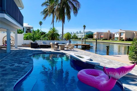 Casa en venta en Indian Rocks Beach, Florida, 5 dormitorios, 270.35 m2 № 1770995 - foto 24