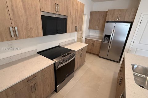 Casa en alquiler en Homestead, Florida, 5 dormitorios, 232.16 m2 № 2025897 - foto 7