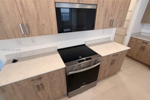 Casa en alquiler en Homestead, Florida, 5 dormitorios, 232.16 m2 № 2025897 - foto 6