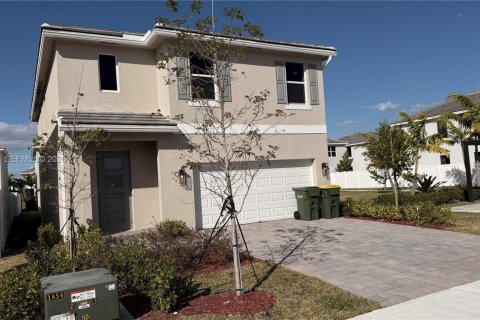 Casa en alquiler en Homestead, Florida, 5 dormitorios, 232.16 m2 № 2025897 - foto 2