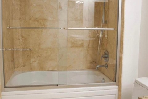 Appartement à louer à Miami, Floride: 1 chambre, 91.14 m2 № 1951815 - photo 17