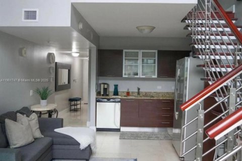 Appartement à louer à Miami, Floride: 1 chambre, 91.14 m2 № 1951815 - photo 2