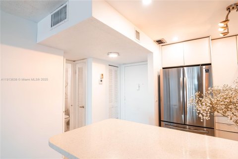 Copropriété à vendre à Hallandale Beach, Floride: 1 chambre, 72.46 m2 № 2013770 - photo 9