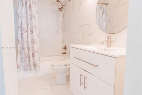 Copropriété à vendre à Hallandale Beach, Floride: 1 chambre, 72.46 m2 № 2013770 - photo 19