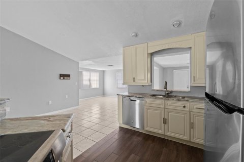 Villa ou maison à vendre à Port Richey, Floride: 3 chambres, 143.35 m2 № 1916007 - photo 16