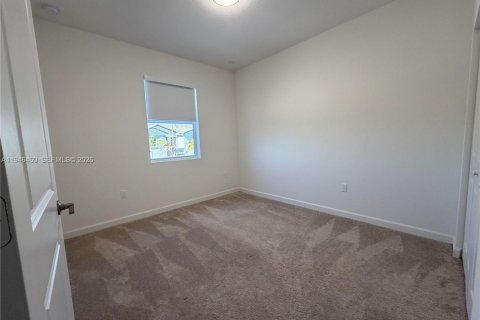 Снять в аренду виллу или дом в Пемброк-Пайнс, Флорида 3 спальни, № 2004949 - фото 19