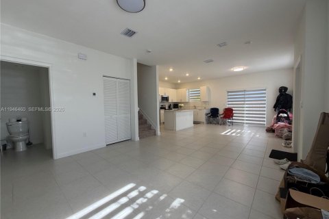 Снять в аренду виллу или дом в Пемброк-Пайнс, Флорида 3 спальни, № 2004949 - фото 12