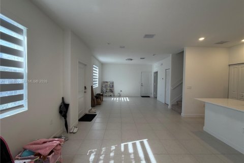 Снять в аренду виллу или дом в Пемброк-Пайнс, Флорида 3 спальни, № 2004949 - фото 13