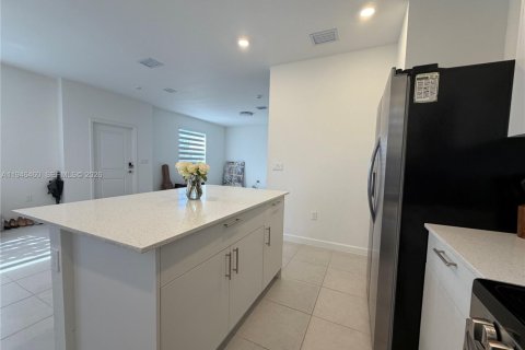 Снять в аренду виллу или дом в Пемброк-Пайнс, Флорида 3 спальни, № 2004949 - фото 6