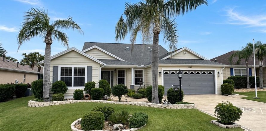 Villa ou maison à The Villages, Floride 3 chambres, 179.02 m2 № 2400964