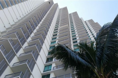 Купить кондоминиум в Майами, Флорида 1 спальня, 71.35м2, № 2009061 - фото 2
