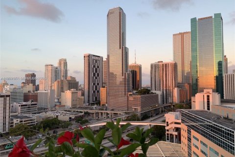 Купить кондоминиум в Майами, Флорида 1 спальня, 71.35м2, № 2009061 - фото 22