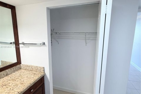Снять в аренду кондоминиум в Авентура, Флорида 2 спальни, 101.45м2, № 2079410 - фото 13