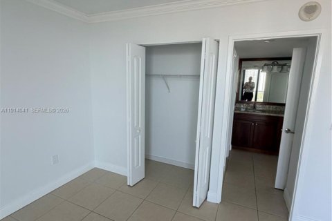 Снять в аренду кондоминиум в Авентура, Флорида 2 спальни, 101.45м2, № 2079410 - фото 7