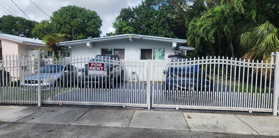 Дом в Майами, Флорида 2 спальни, 62.71м2 № 1991241