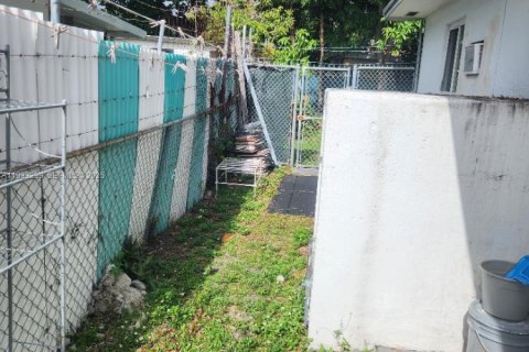 Снять в аренду виллу или дом в Майами, Флорида 2 спальни, 62.71м2, № 1991241 - фото 15