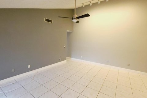 Appartement à louer à West Palm Beach, Floride: 3 chambres, 123.75 m2 № 2422179 - photo 4