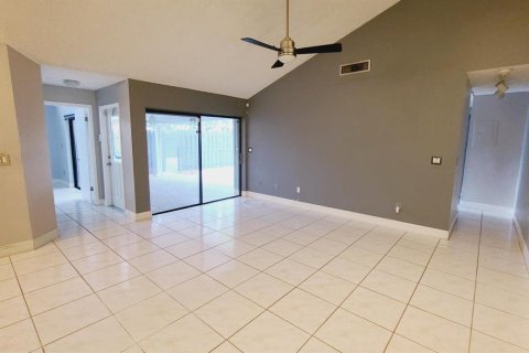 Appartement à louer à West Palm Beach, Floride: 3 chambres, 123.75 m2 № 2422179 - photo 3