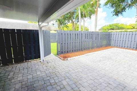 Appartement à louer à West Palm Beach, Floride: 3 chambres, 123.75 m2 № 2422179 - photo 2