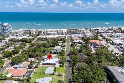 House in Vero Beach, Florida 4 bedrooms, 245.08 sq.m. № 2146288 - photo 2