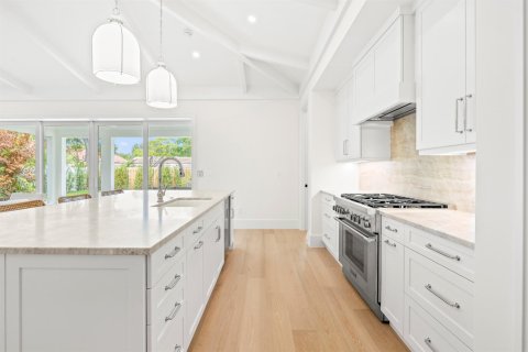 House in Vero Beach, Florida 4 bedrooms, 245.08 sq.m. № 2146288 - photo 15